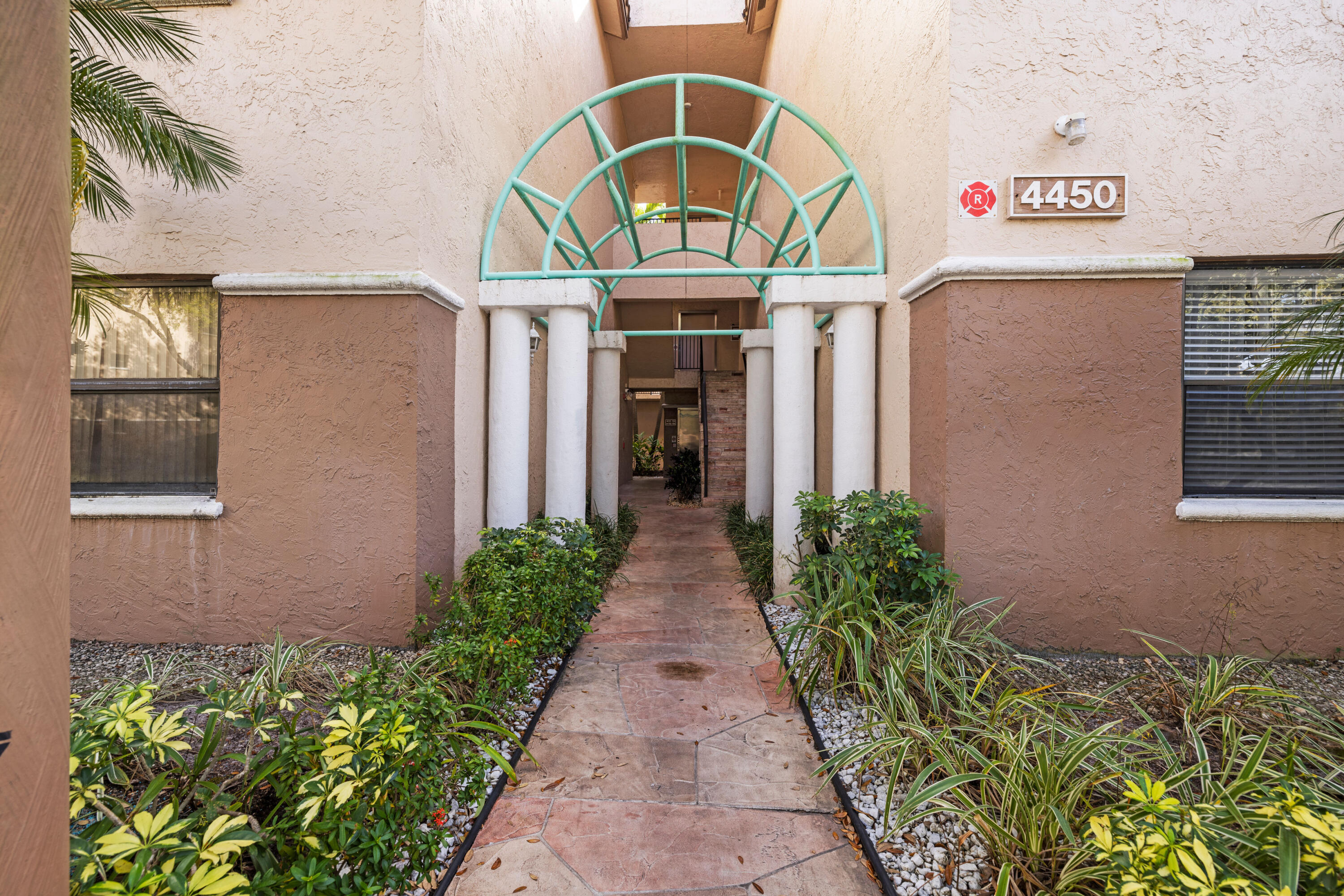4450 NW 30th Street Unit: 113