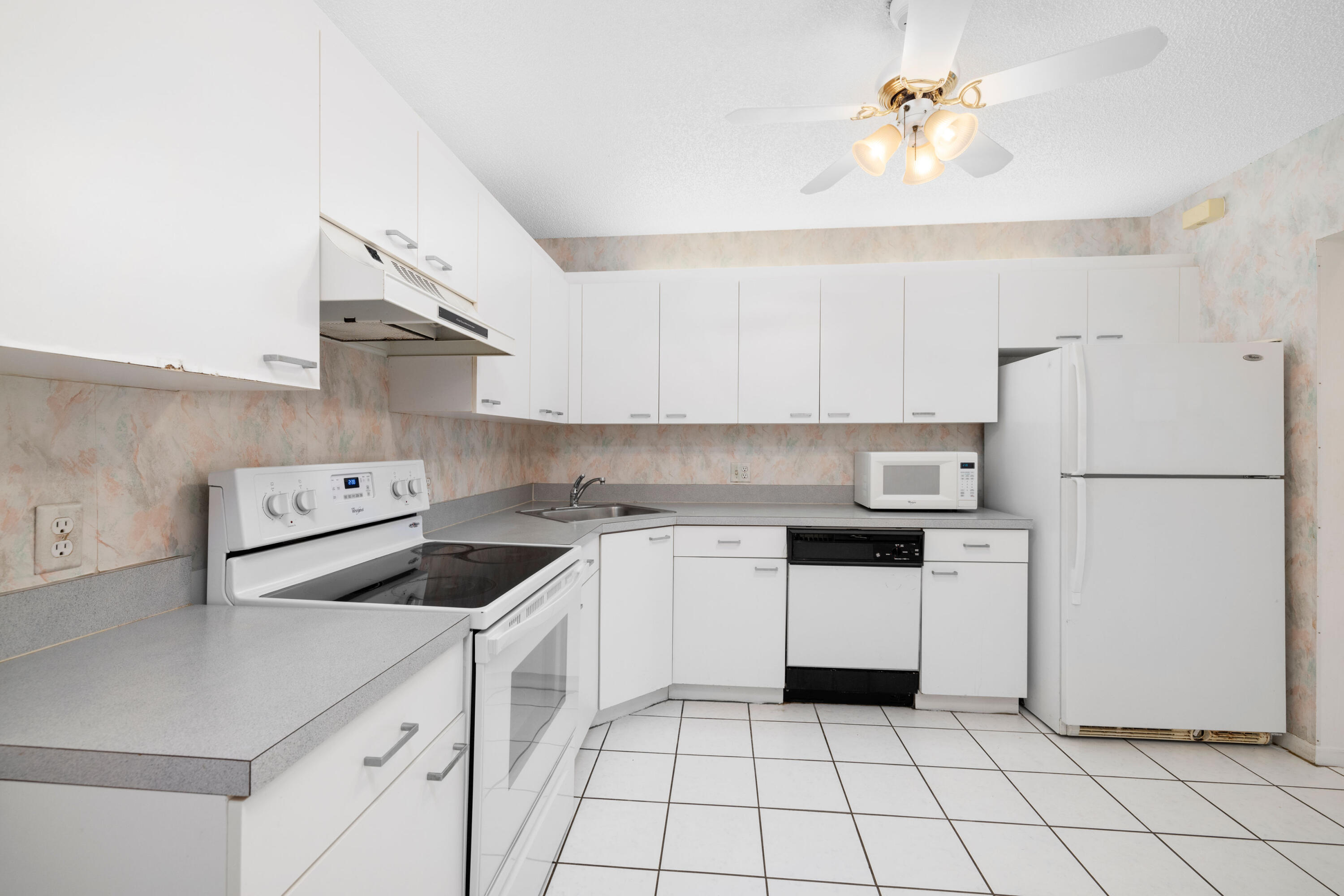4450 NW 30th Street Unit: 113
