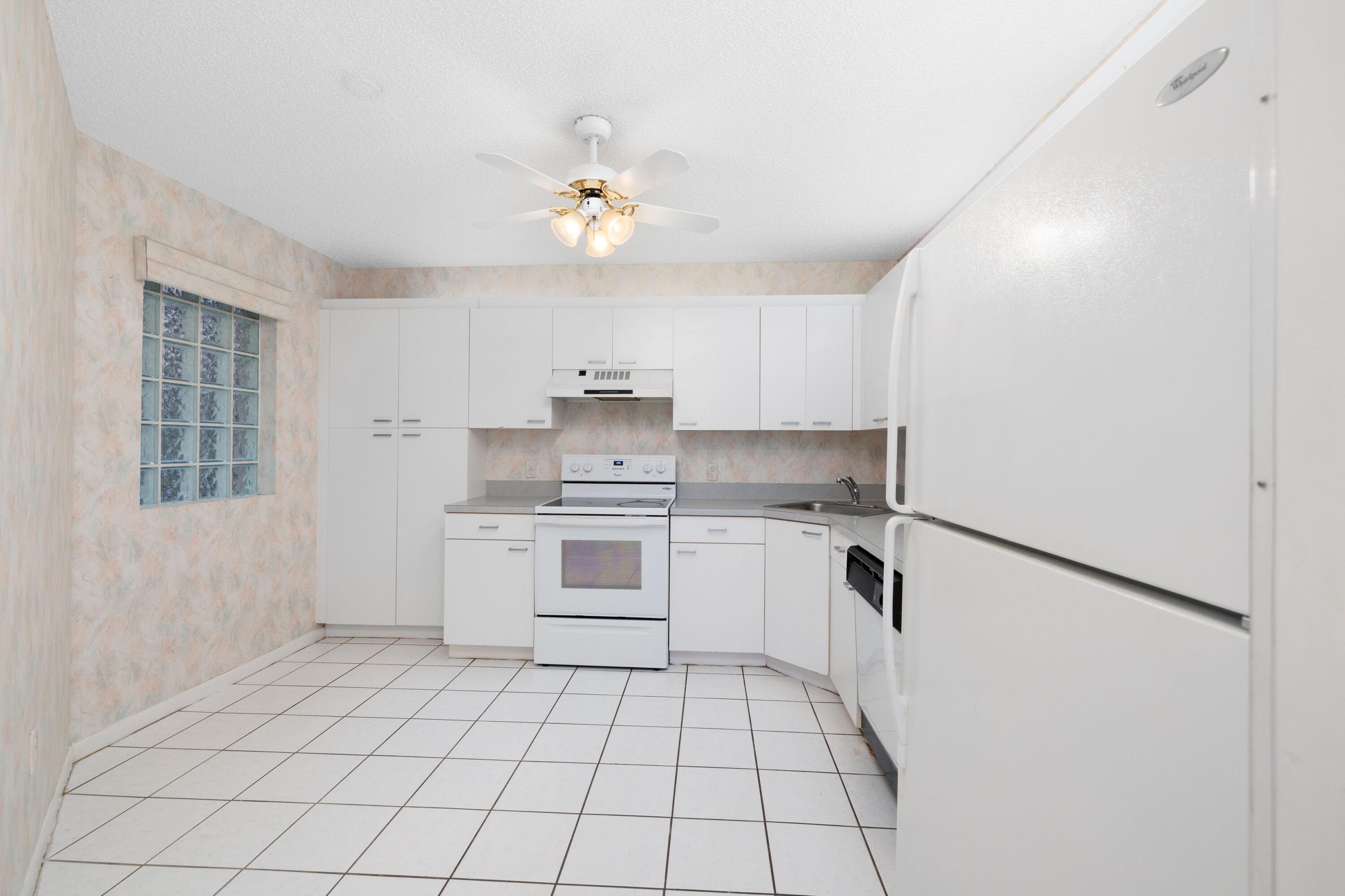 4450 NW 30th Street Unit: 113