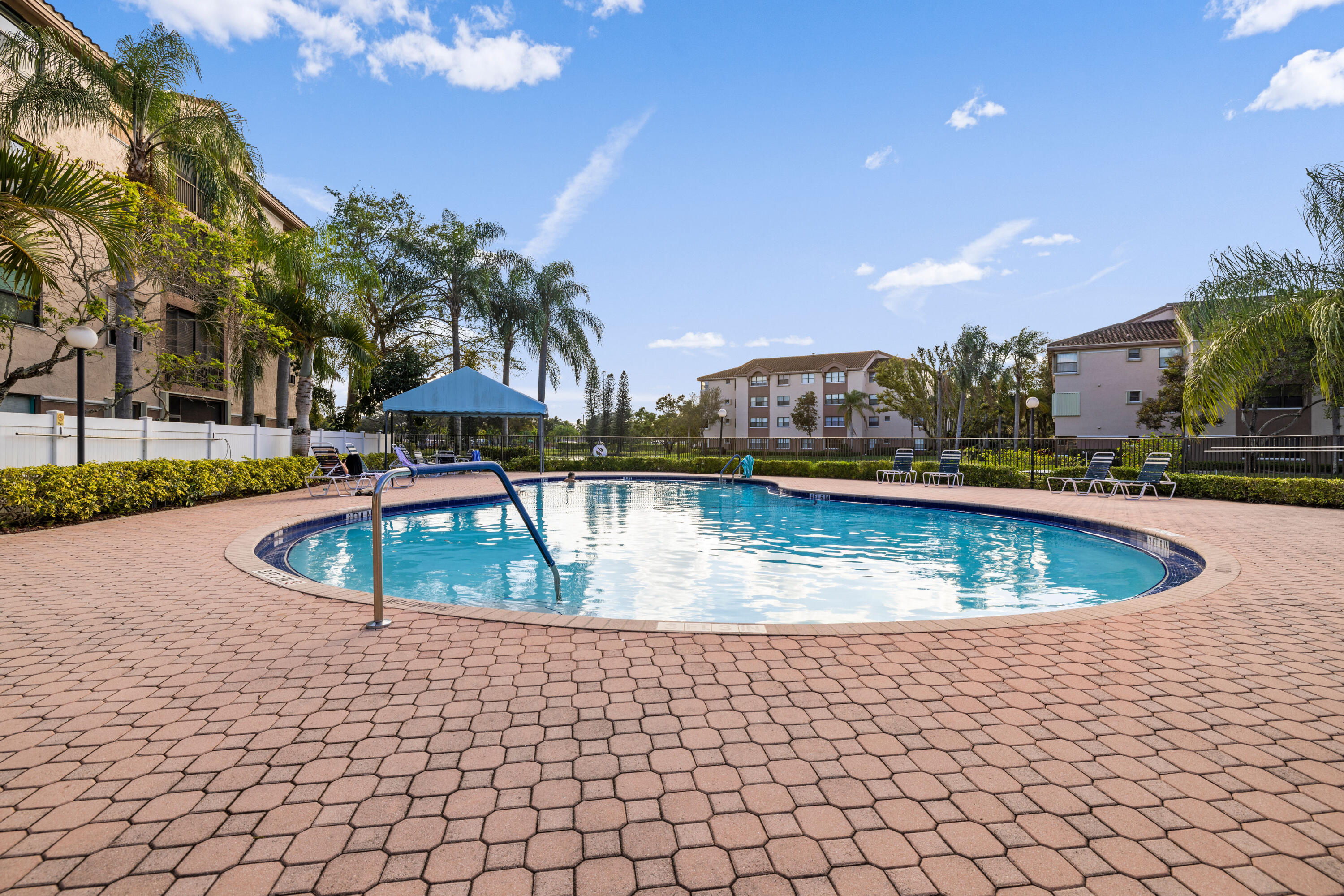 4450 NW 30th Street Unit: 113