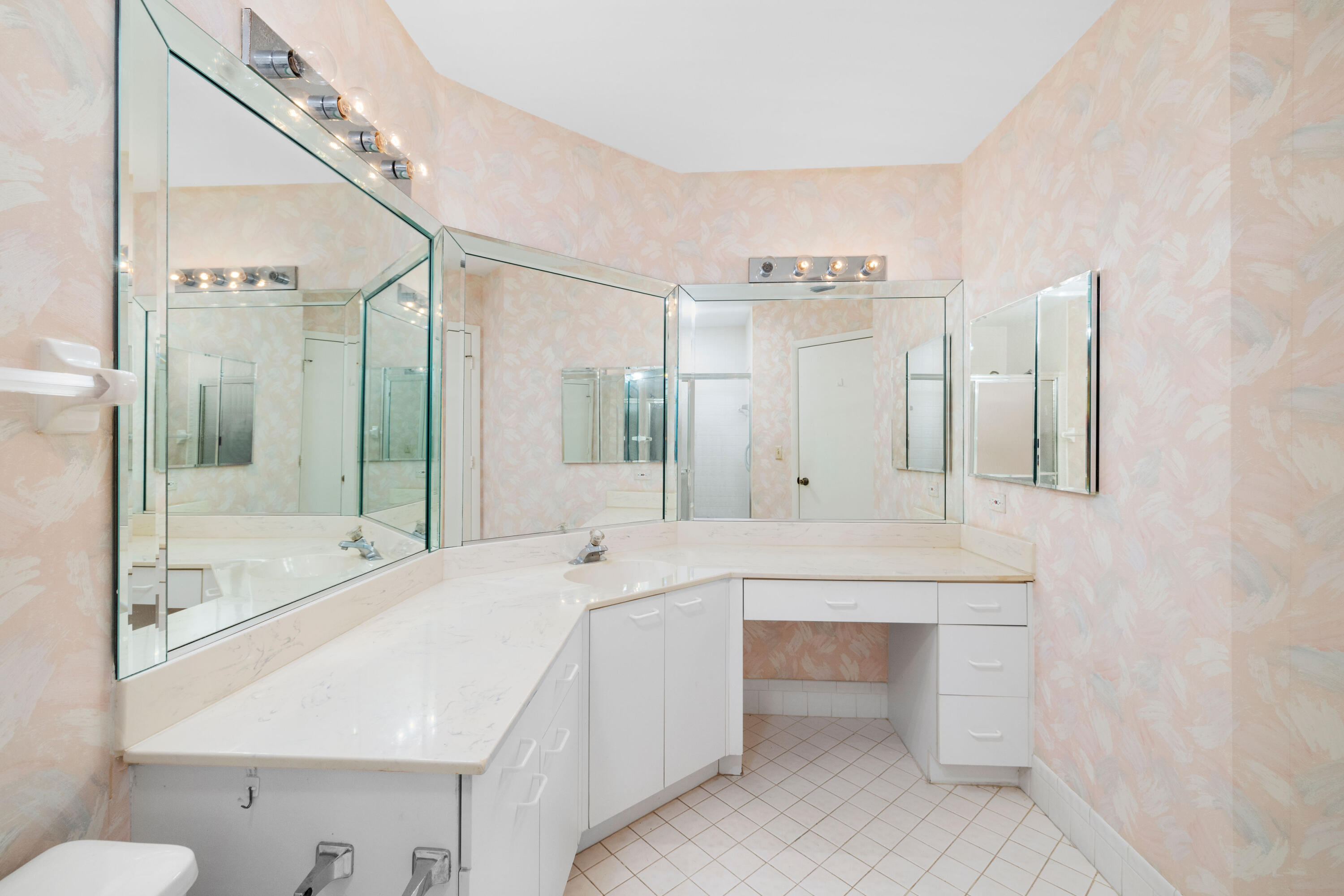 4450 NW 30th Street Unit: 113