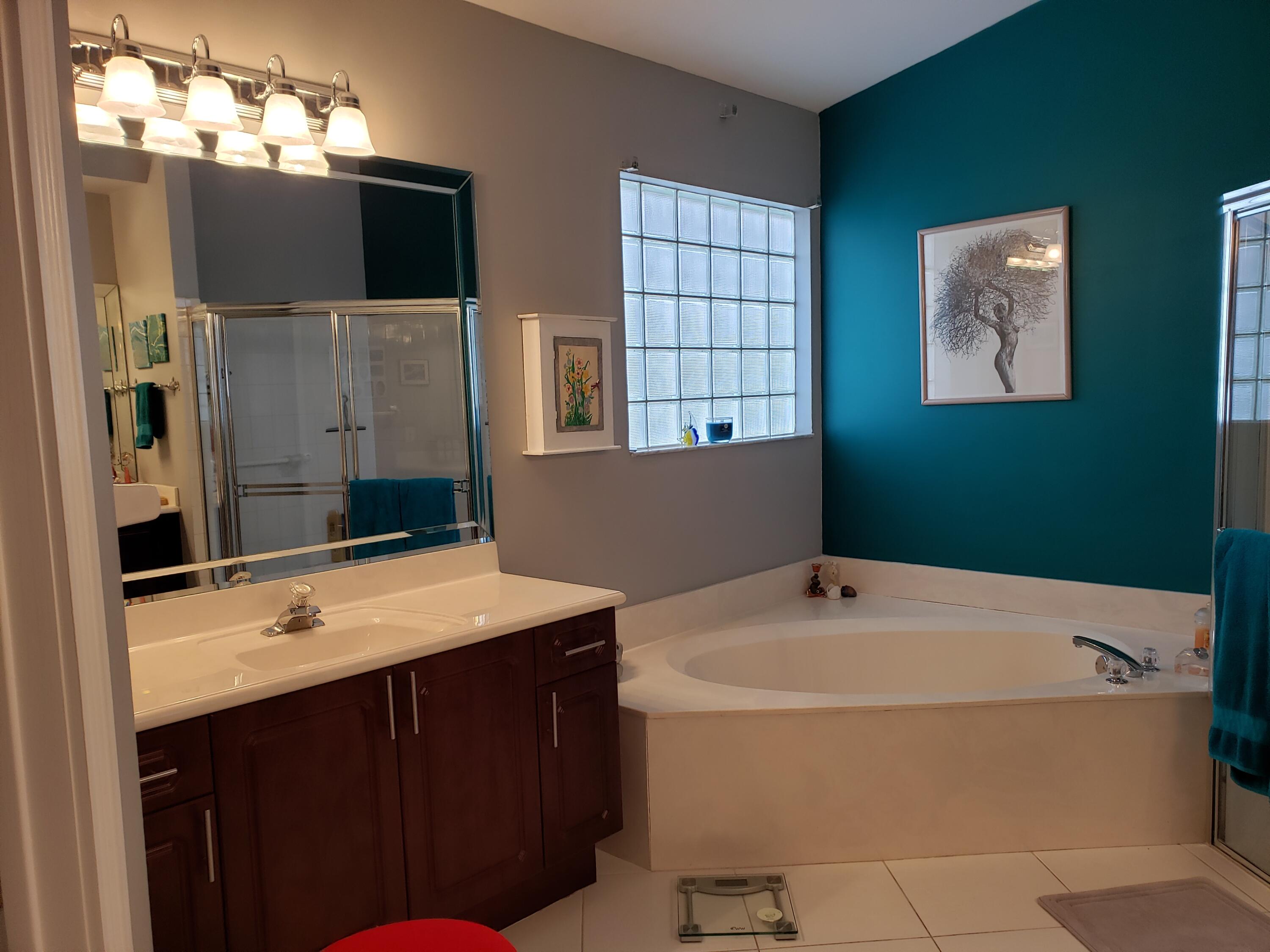 10459 Utopia Circle S