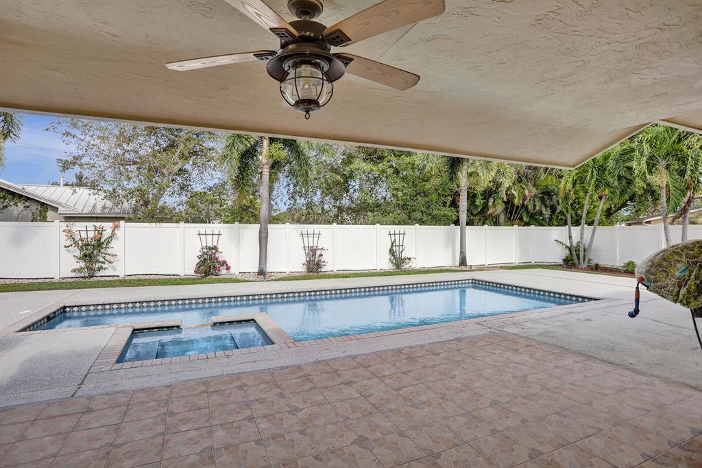 4075 NW 7th Court