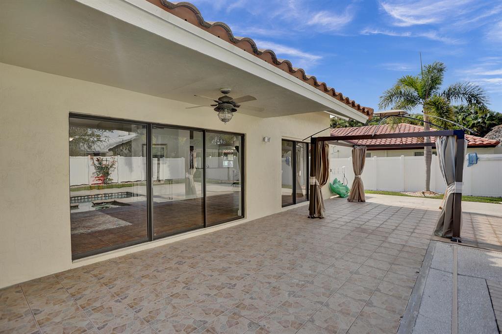 4075 NW 7th Court