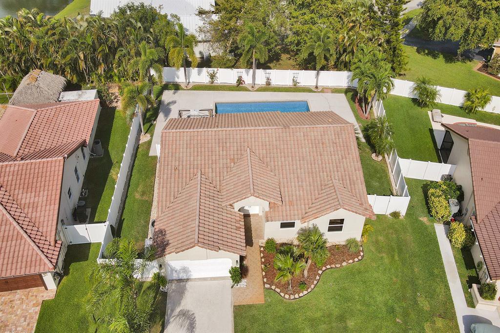 4075 NW 7th Court