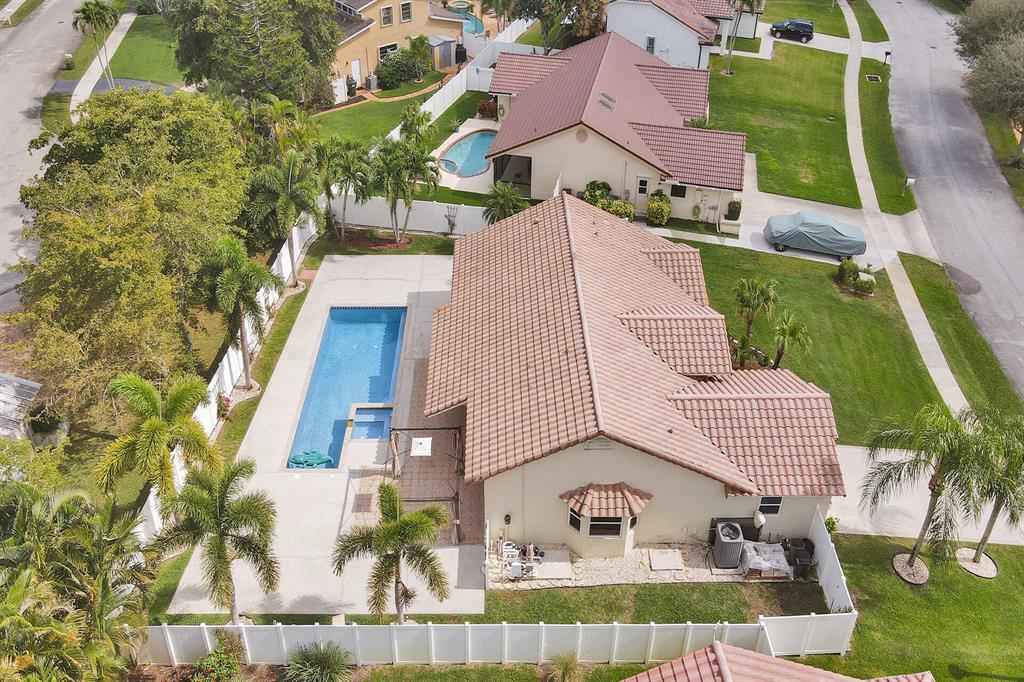 4075 NW 7th Court
