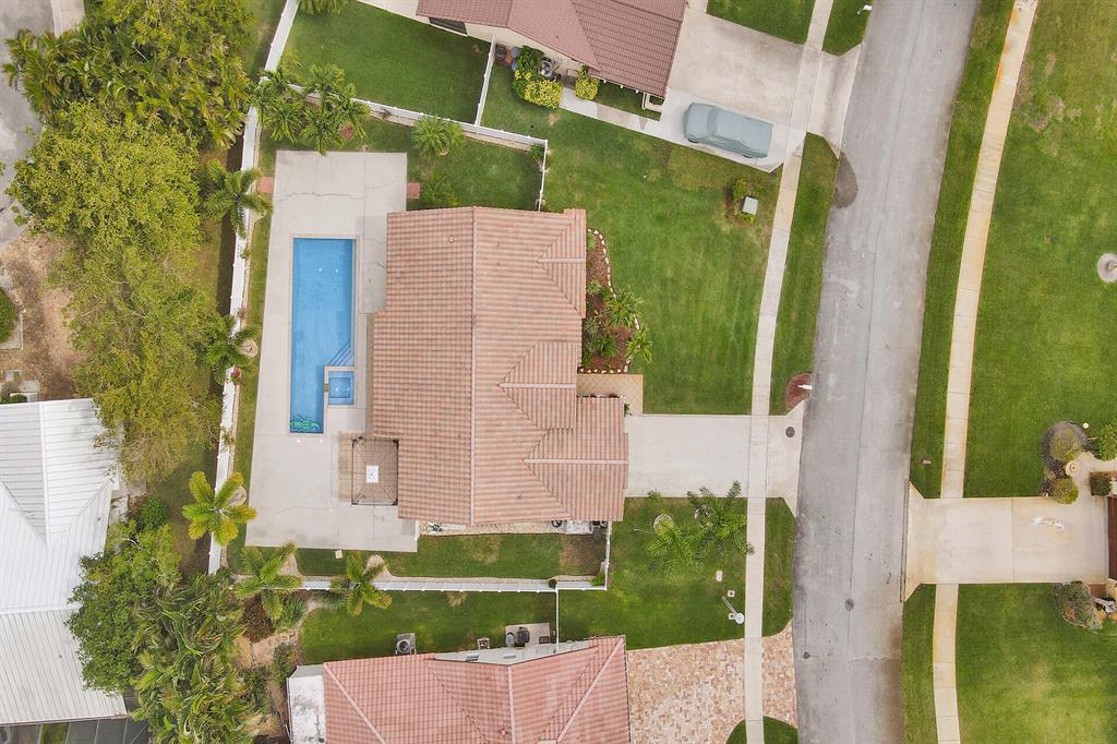 4075 NW 7th Court