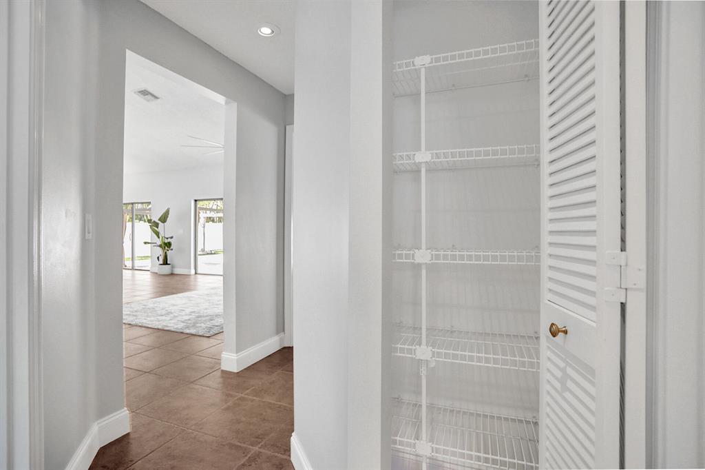 4075 NW 7th Court