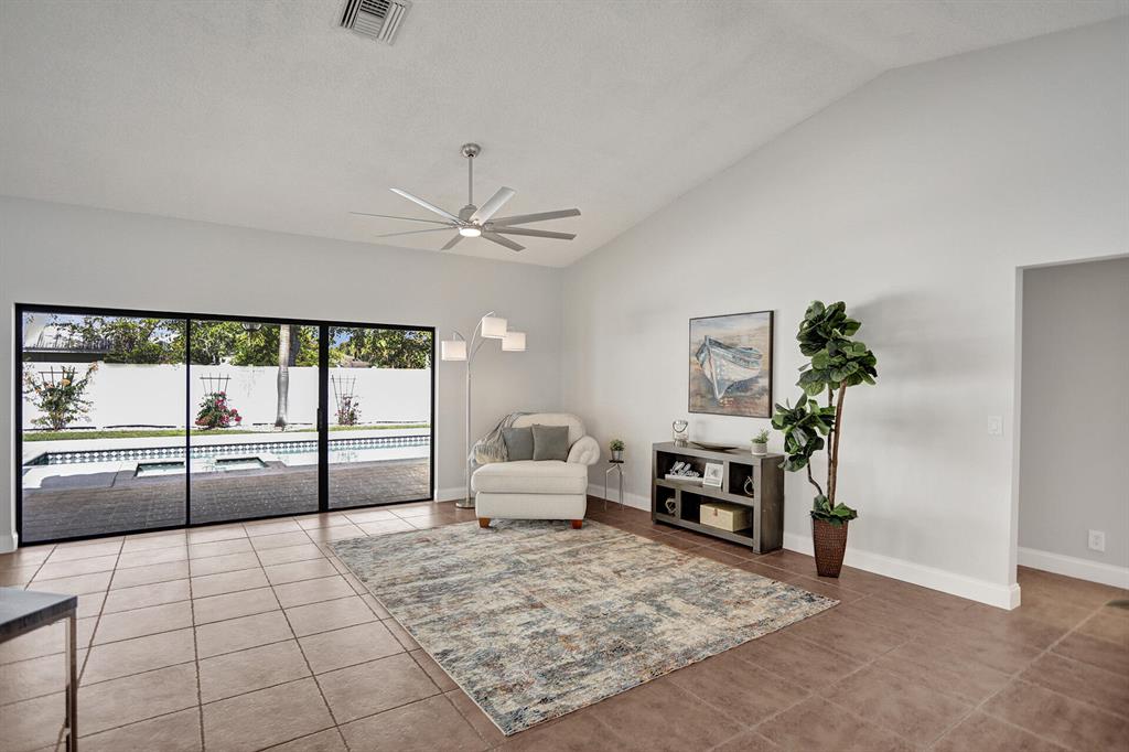 4075 NW 7th Court