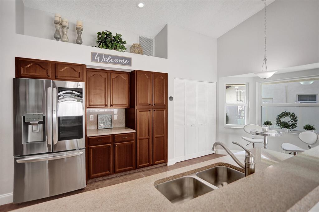 4075 NW 7th Court