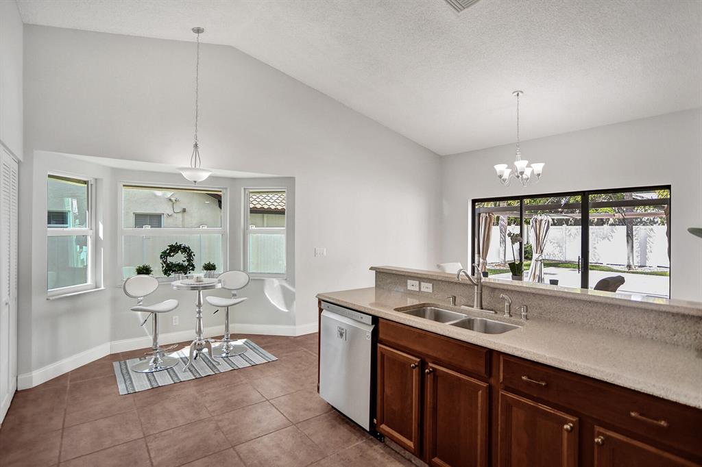 4075 NW 7th Court