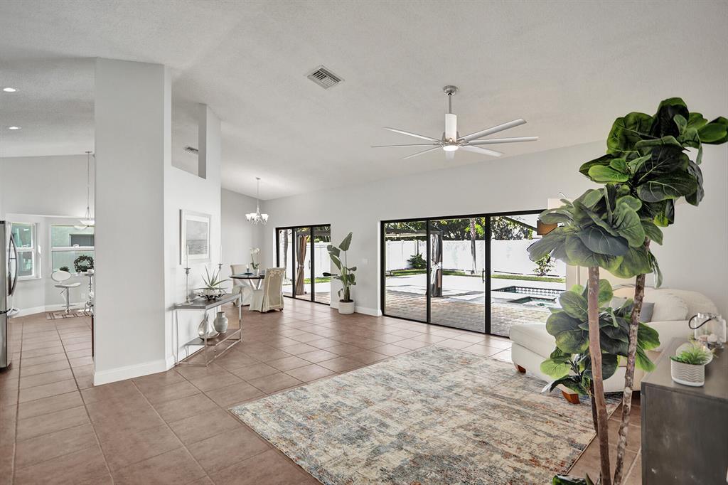 4075 NW 7th Court