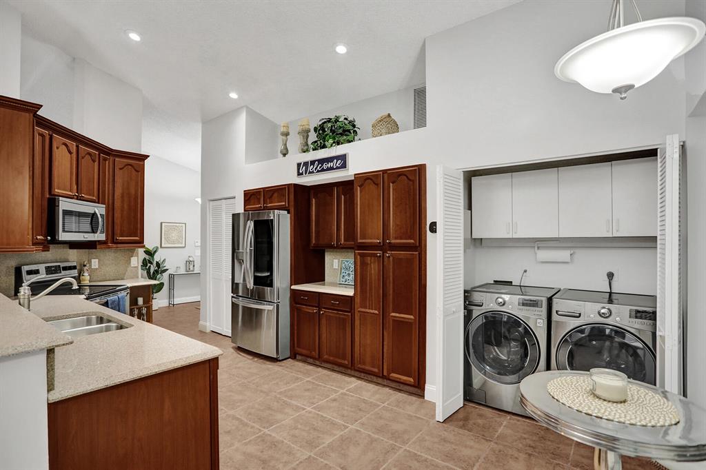4075 NW 7th Court