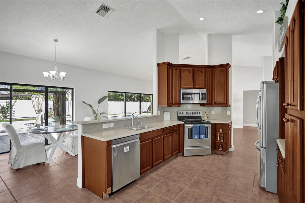 4075 NW 7th Court
