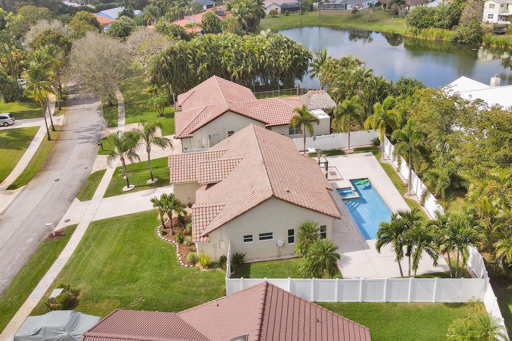 4075 NW 7th Court