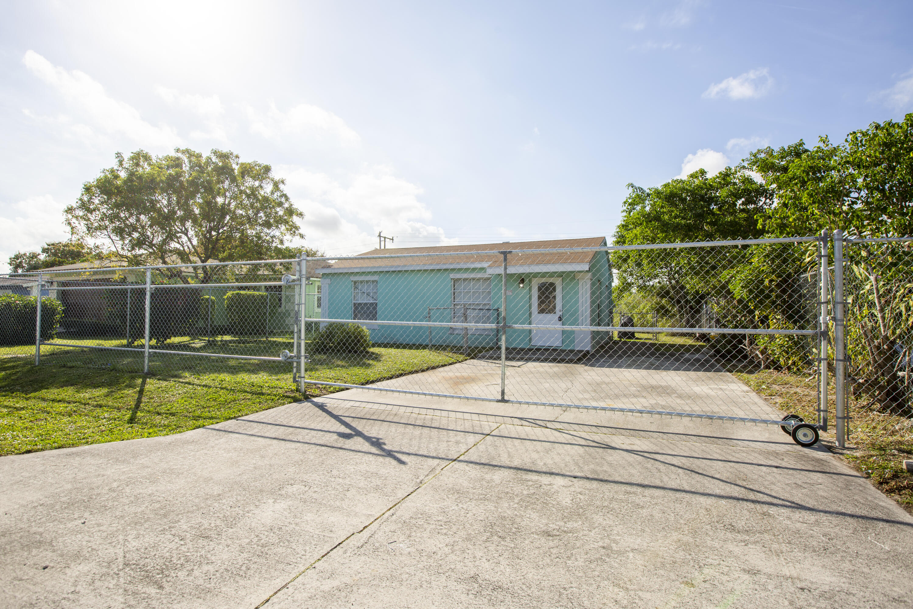 212 SW 11th Avenue