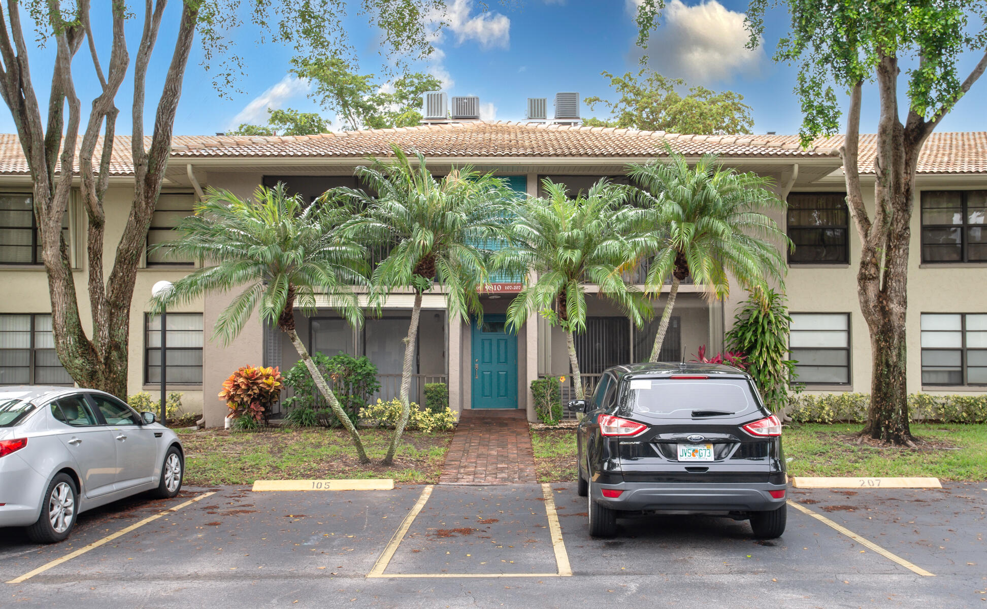 9810 Pineapple Tree Drive Unit: 105