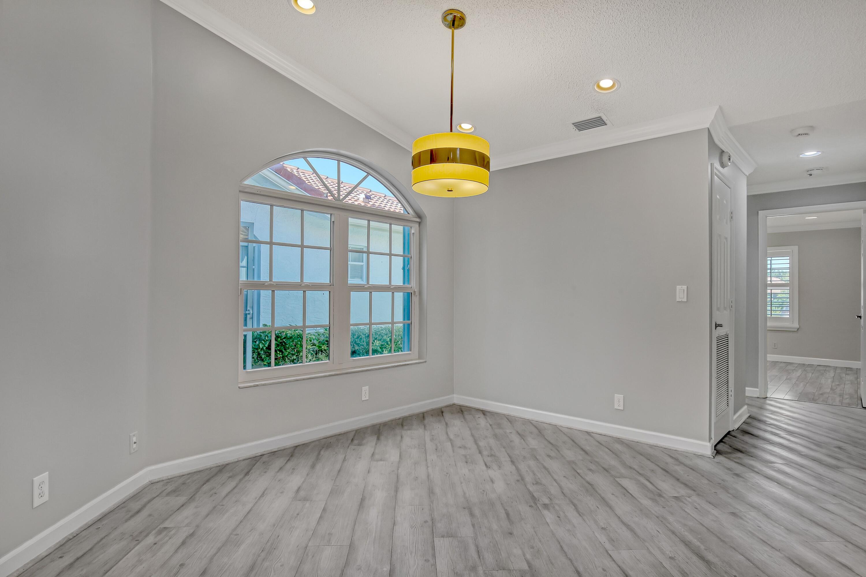 6152 Floral Lakes Drive