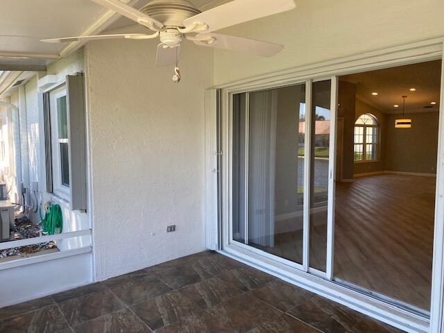 6152 Floral Lakes Drive