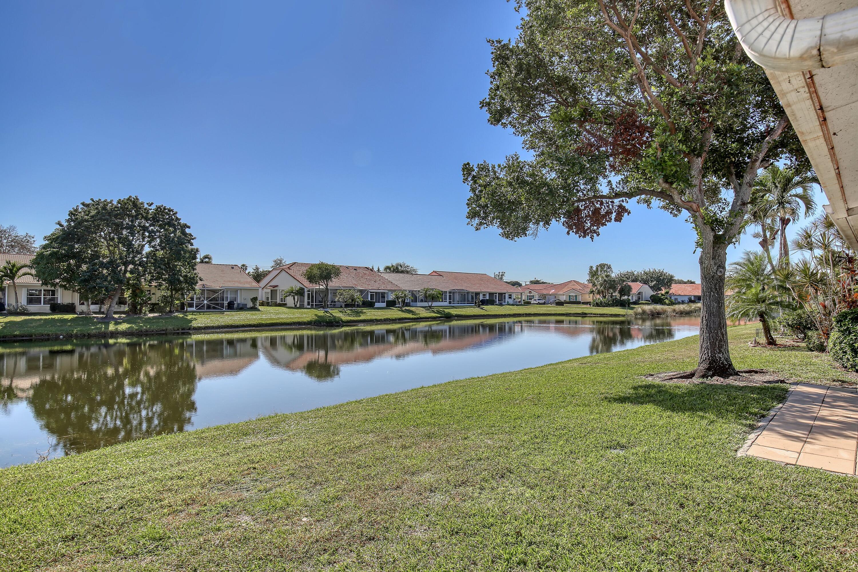 6152 Floral Lakes Drive