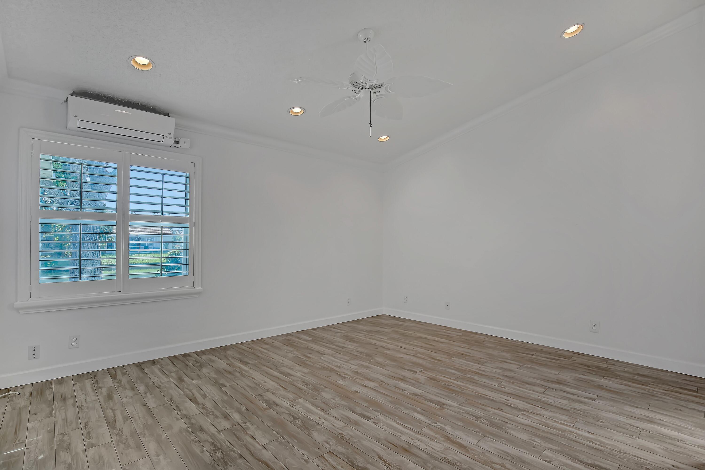 6152 Floral Lakes Drive