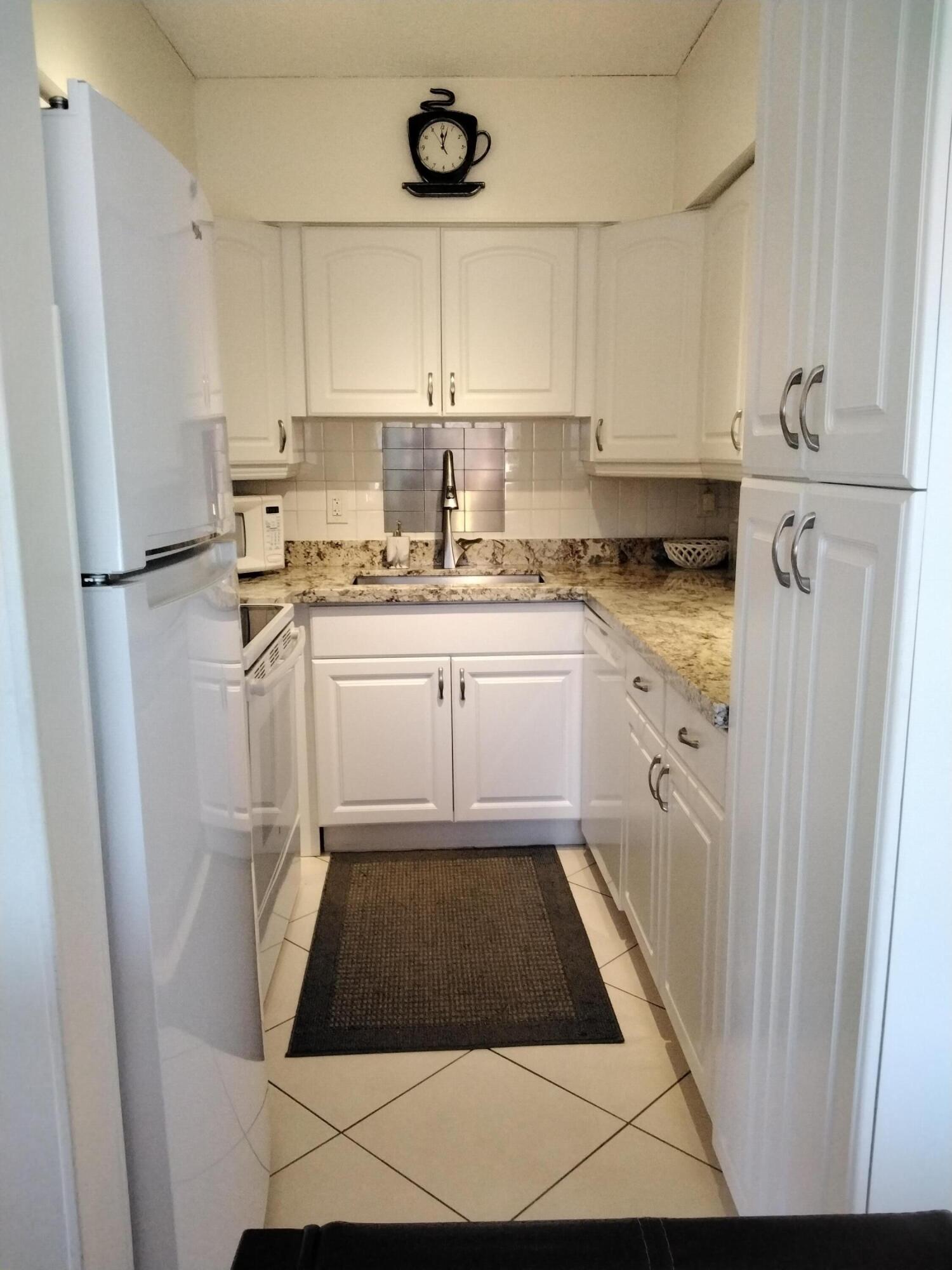 820 SW 11th Avenue Unit: 9b