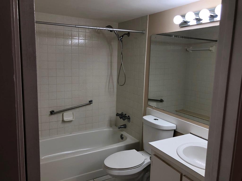 3732 Savoy Lane Unit: E2