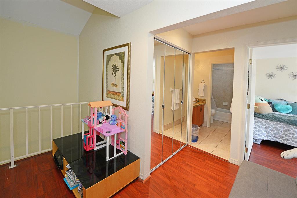 21904 N Palmetto Circle North Circle
