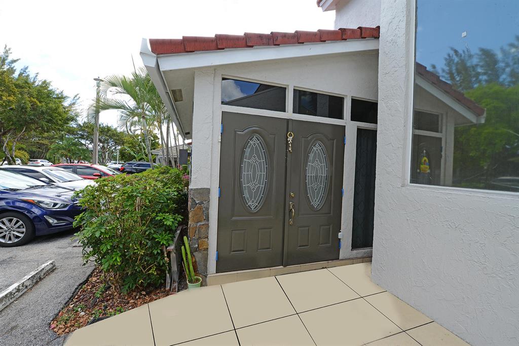 21904 N Palmetto Circle North Circle