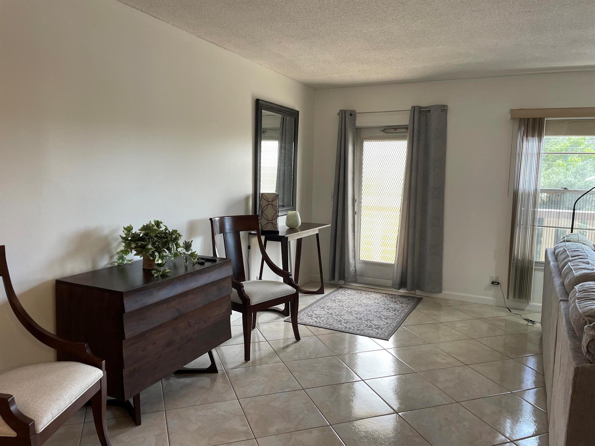 304 Wellington M Unit: 304 M