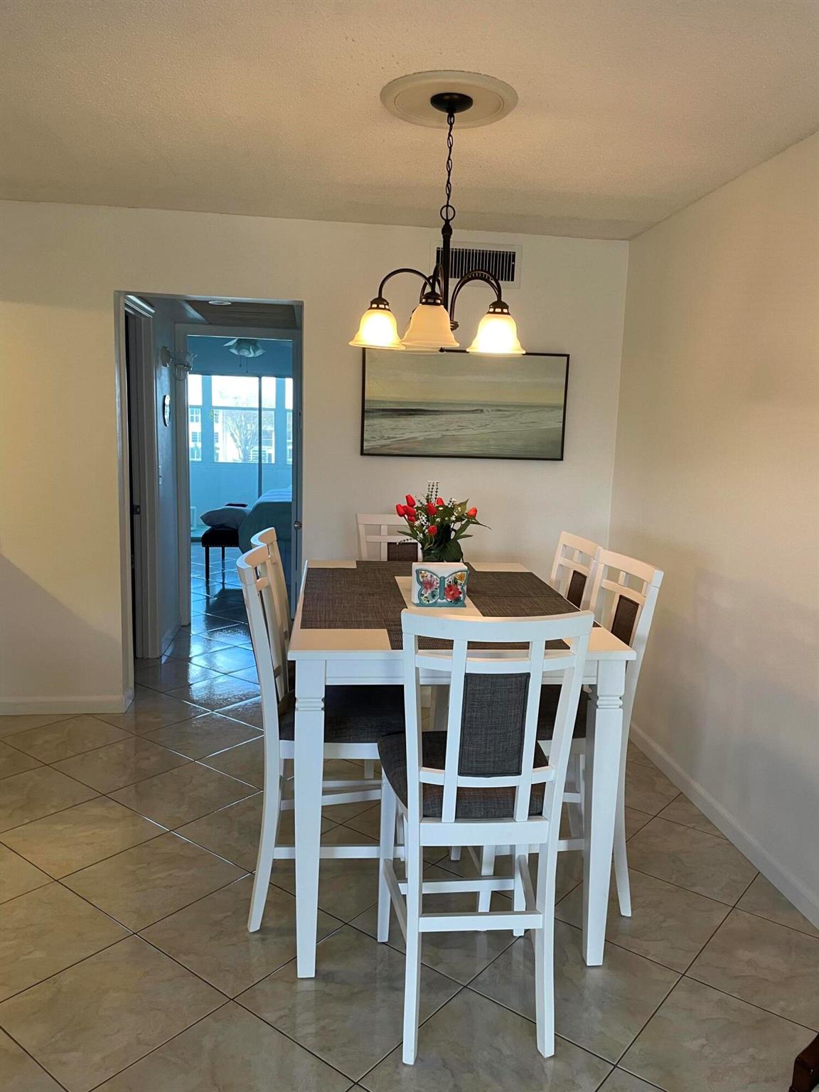 304 Wellington M Unit: 304 M