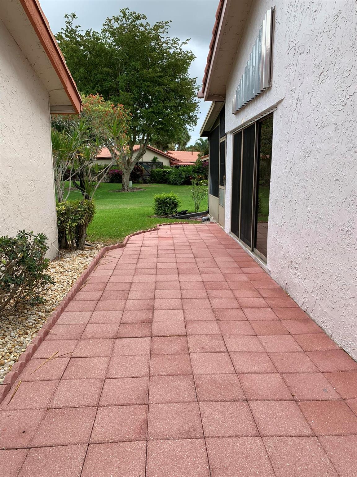 5689 Lakeview Mews Drive