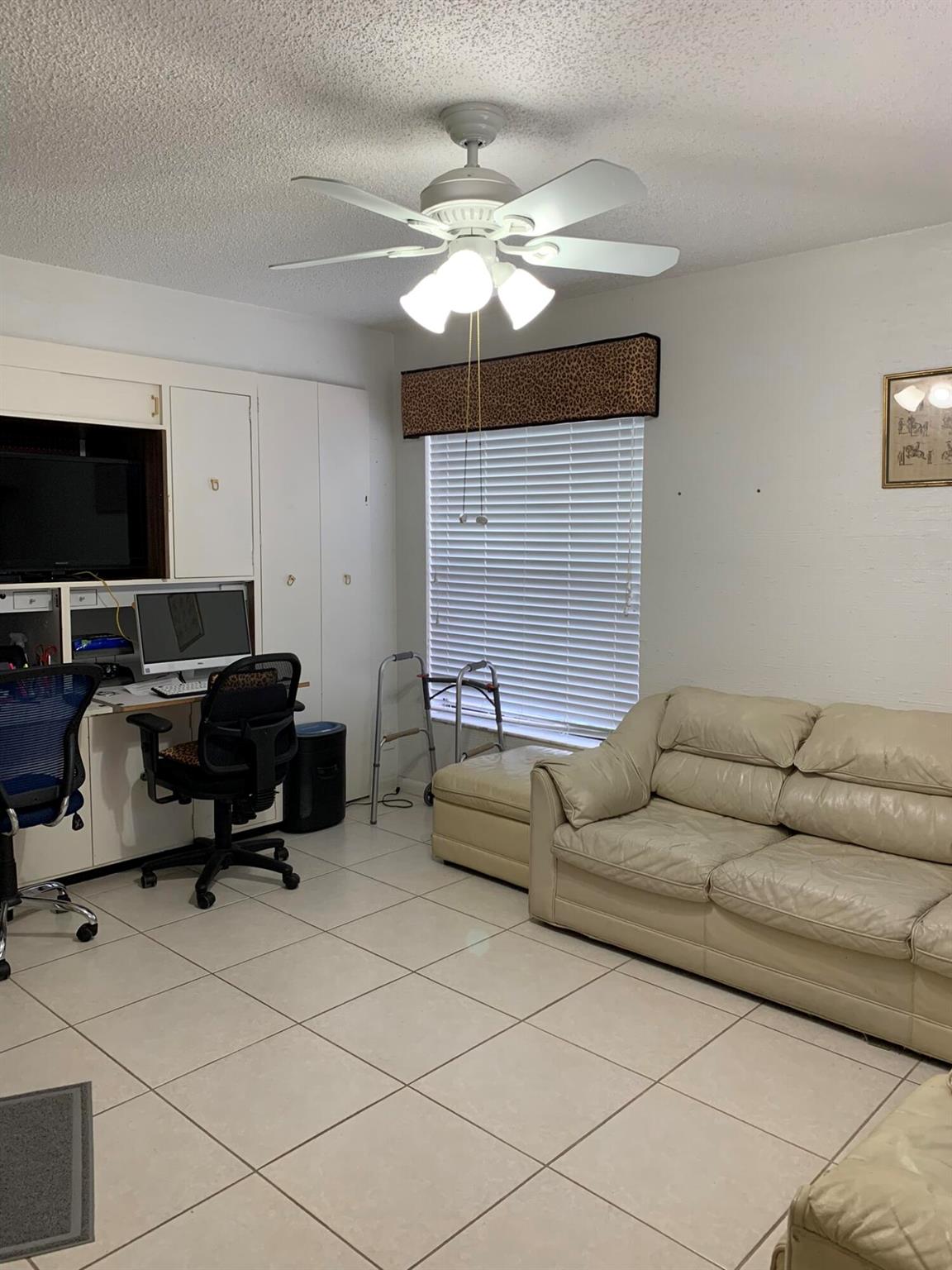 5689 Lakeview Mews Drive