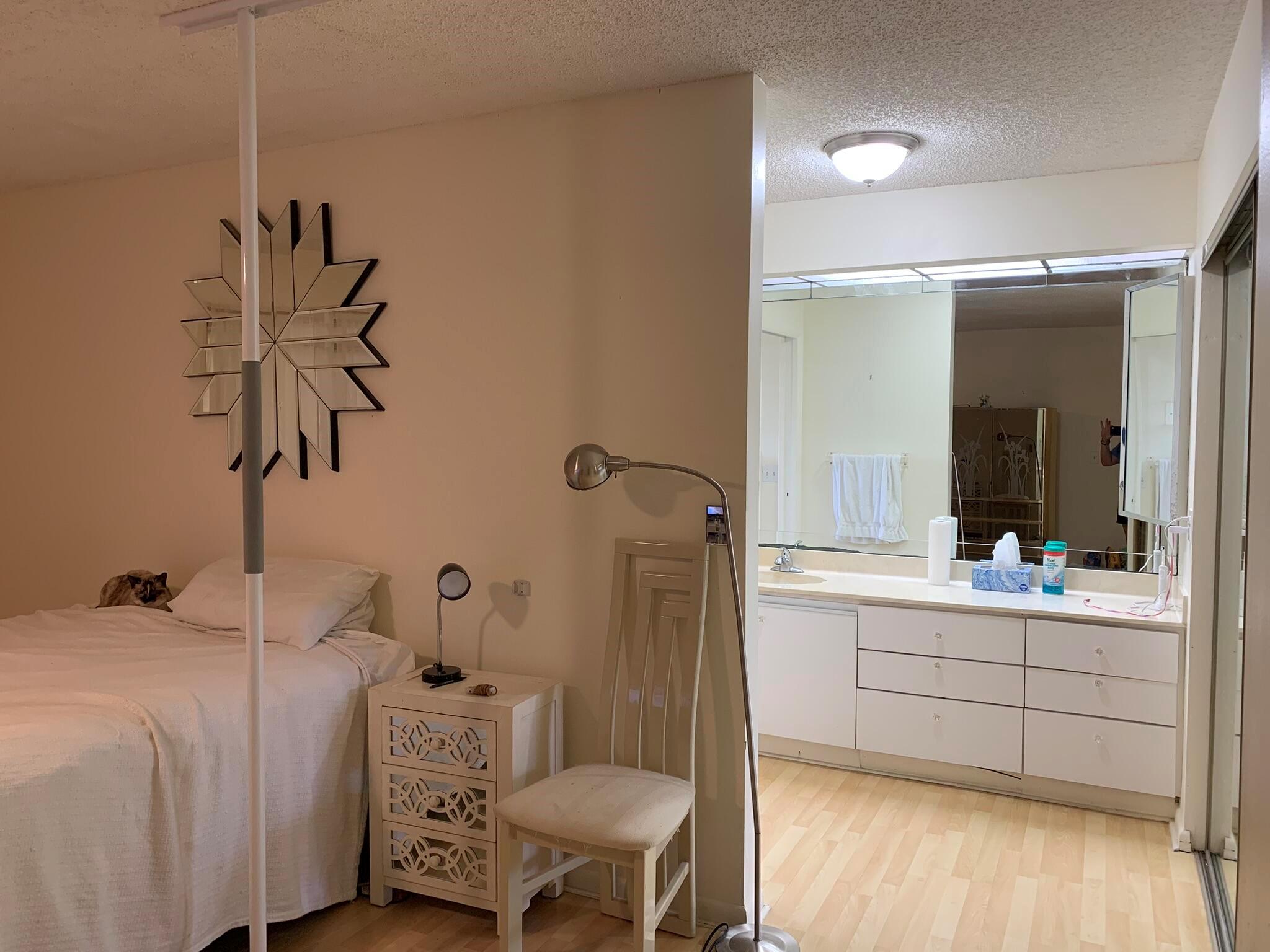 5689 Lakeview Mews Drive