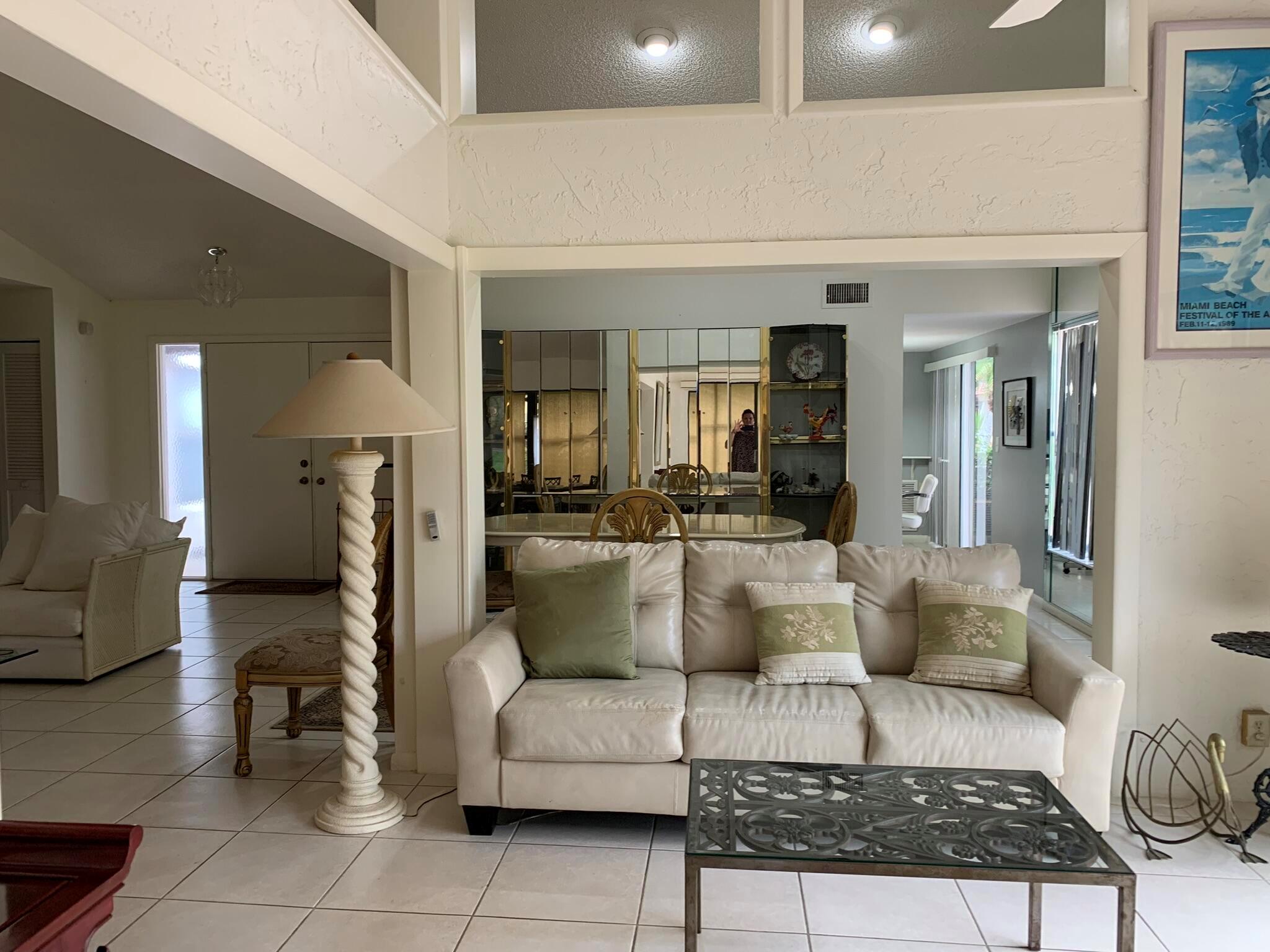 5689 Lakeview Mews Drive