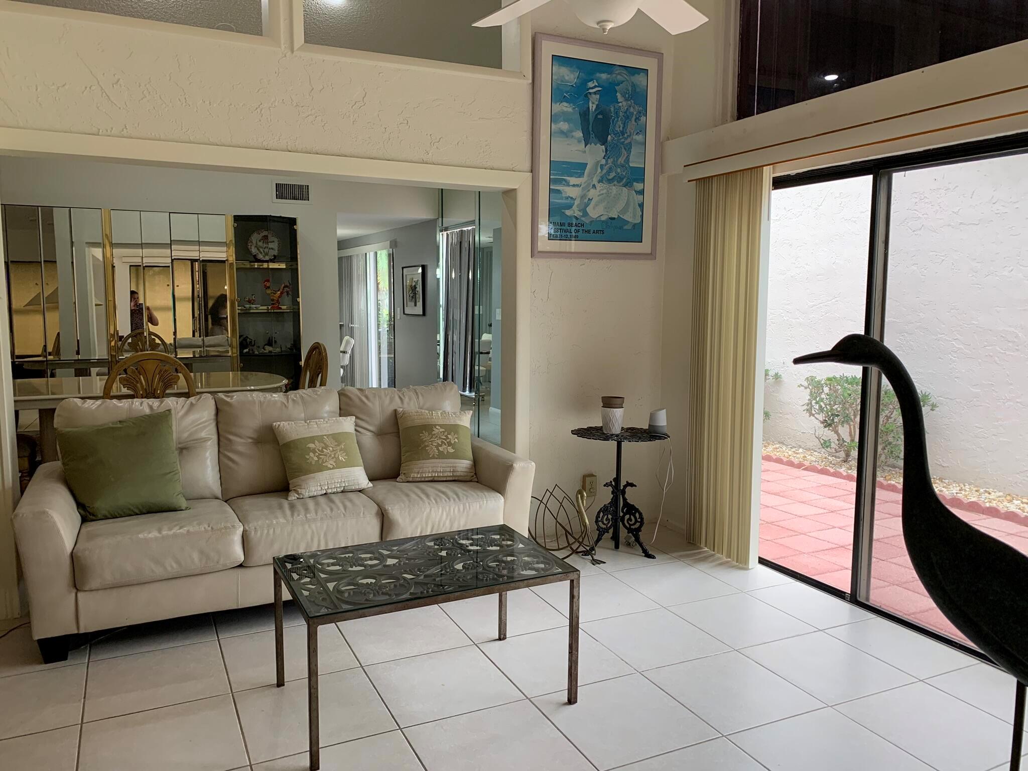 5689 Lakeview Mews Drive