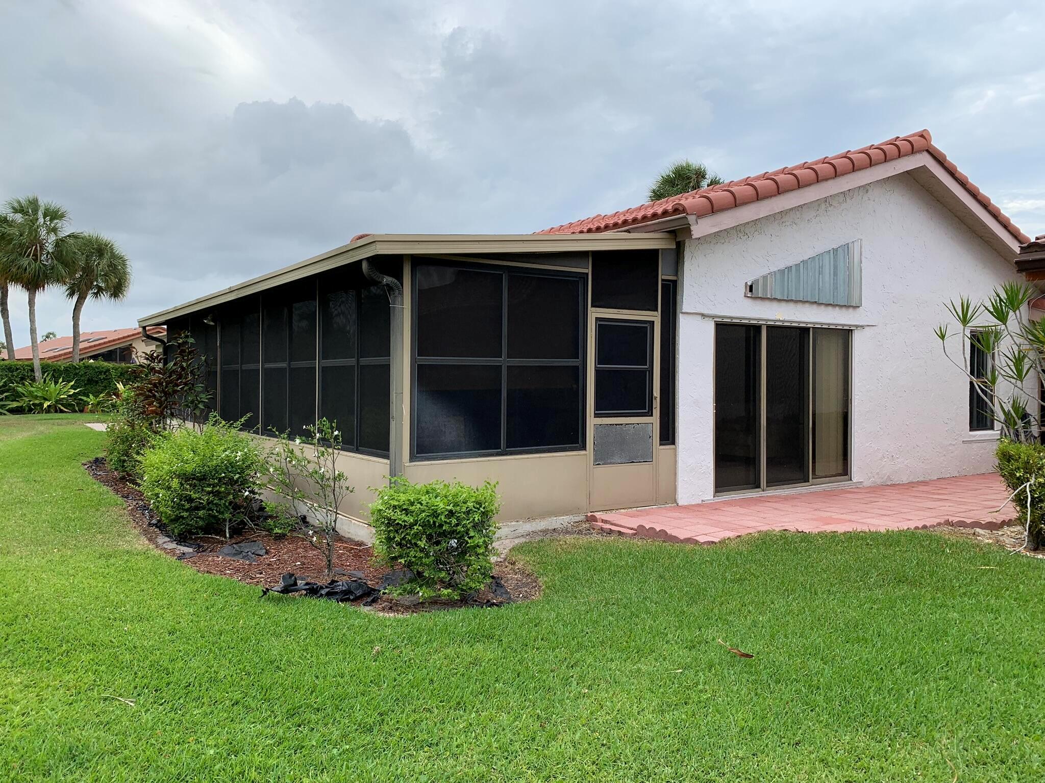 5689 Lakeview Mews Drive