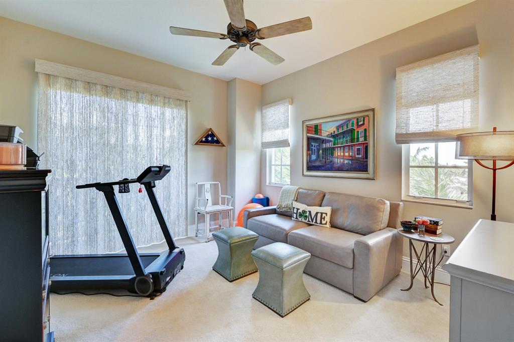 226 N Latitude Circle Unit: 311e