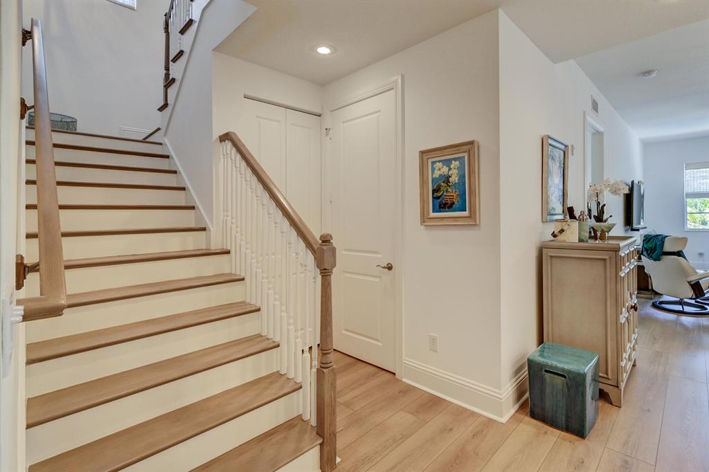 226 N Latitude Circle Unit: 311e