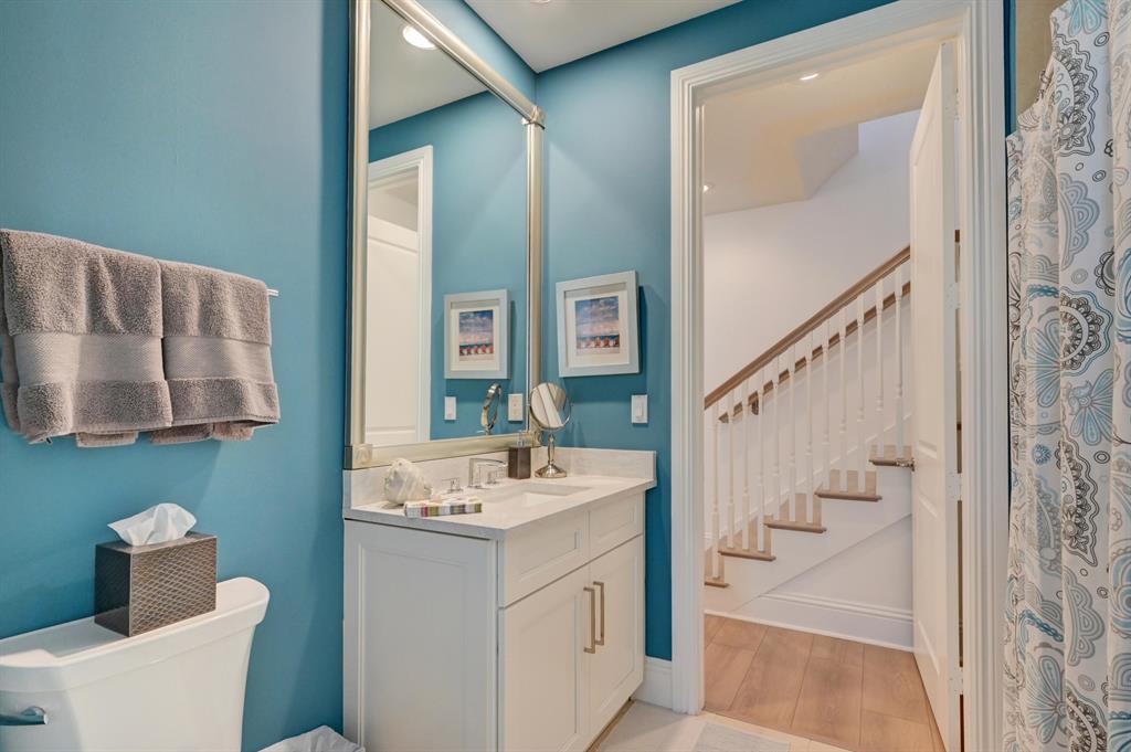 226 N Latitude Circle Unit: 311e