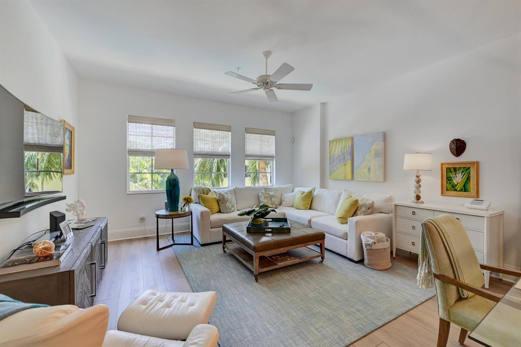 226 N Latitude Circle Unit: 311e
