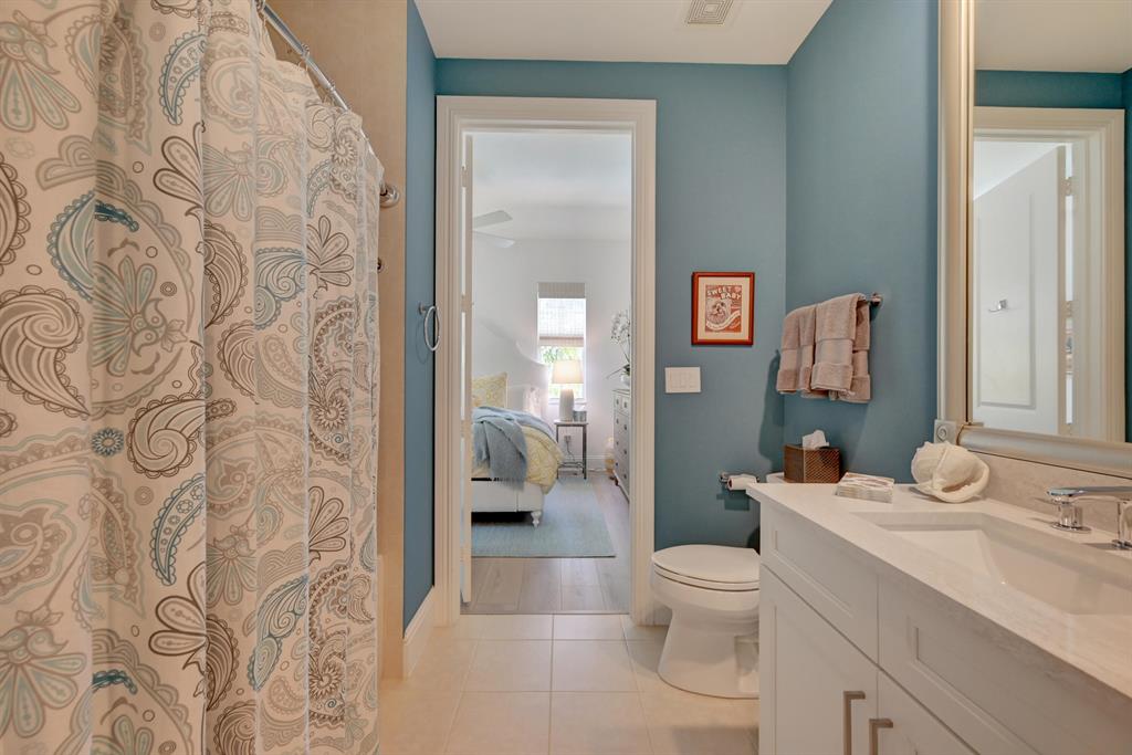 226 N Latitude Circle Unit: 311e