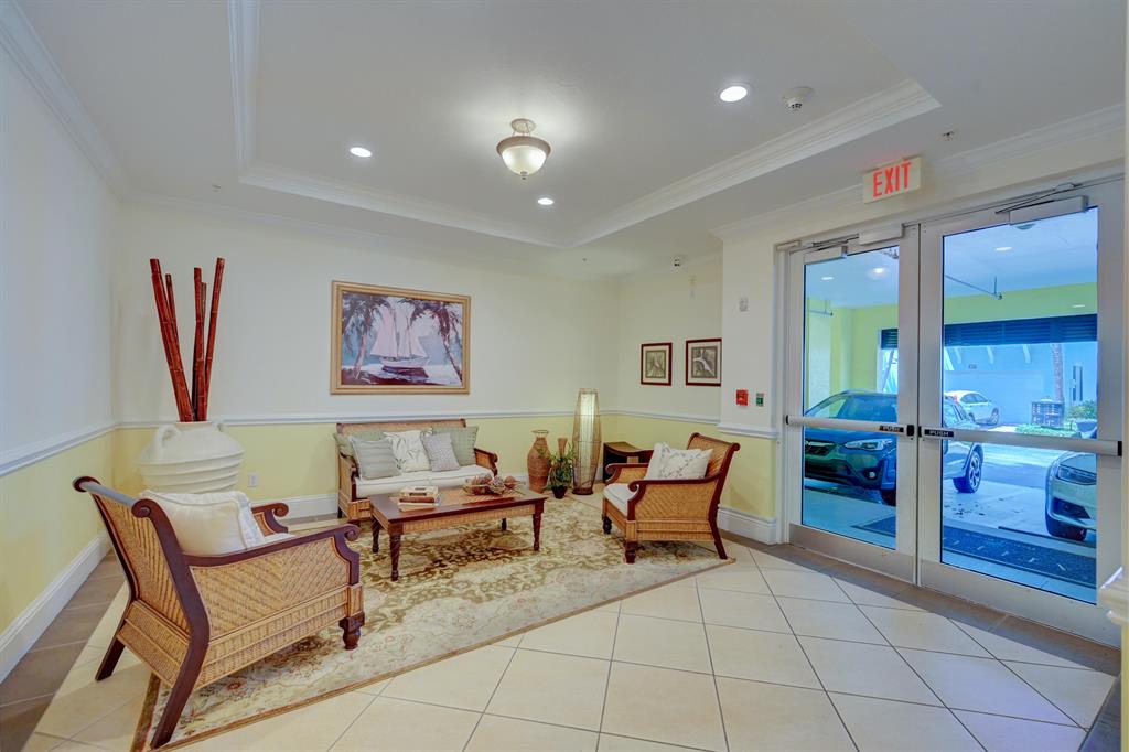 226 N Latitude Circle Unit: 311e