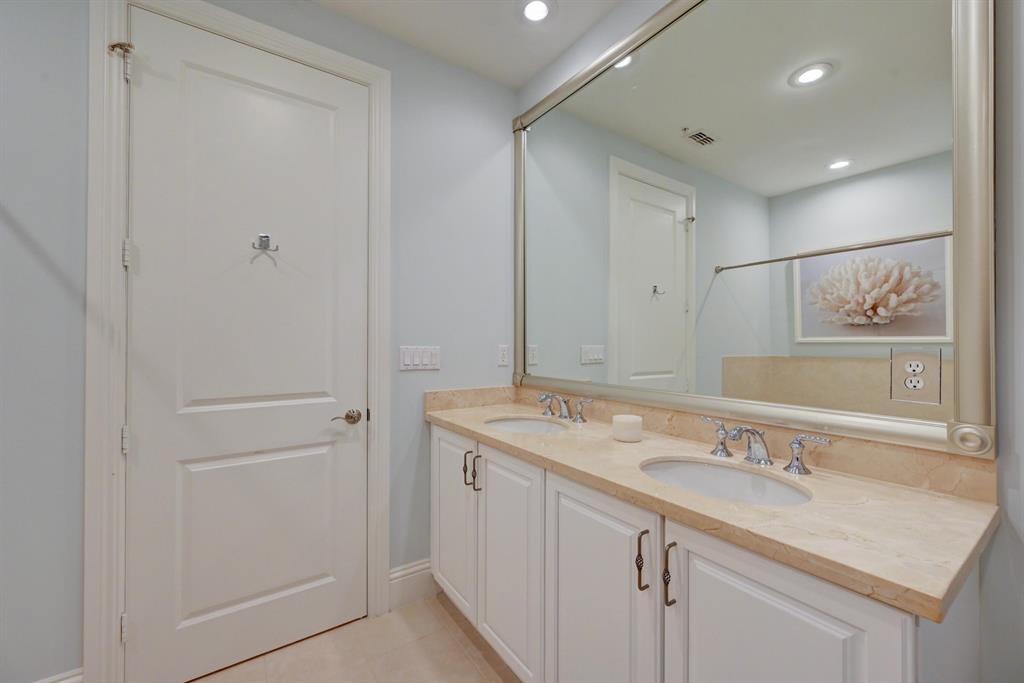 226 N Latitude Circle Unit: 311e