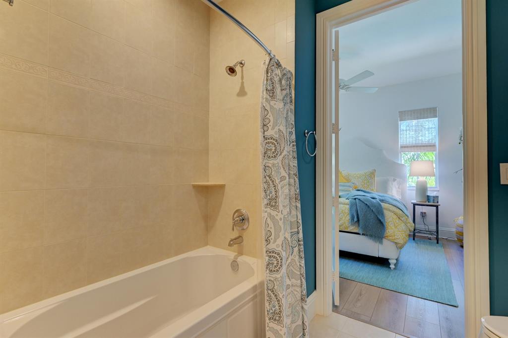 226 N Latitude Circle Unit: 311e