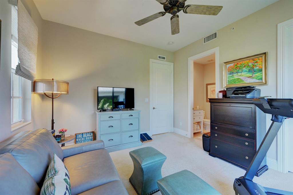226 N Latitude Circle Unit: 311e