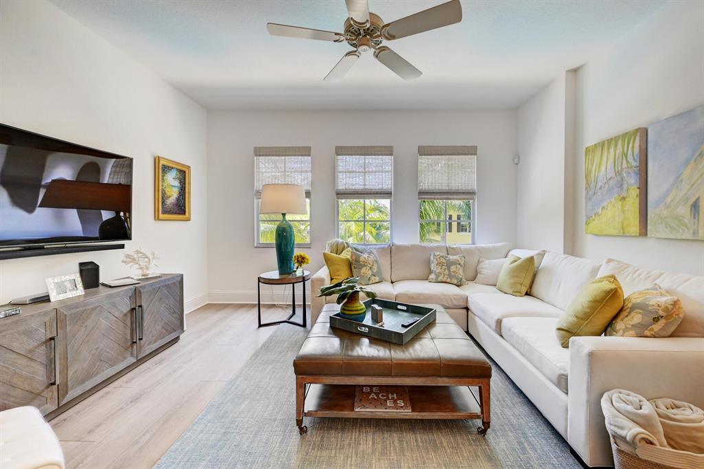 226 N Latitude Circle Unit: 311e
