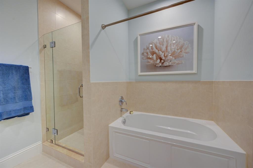226 N Latitude Circle Unit: 311e