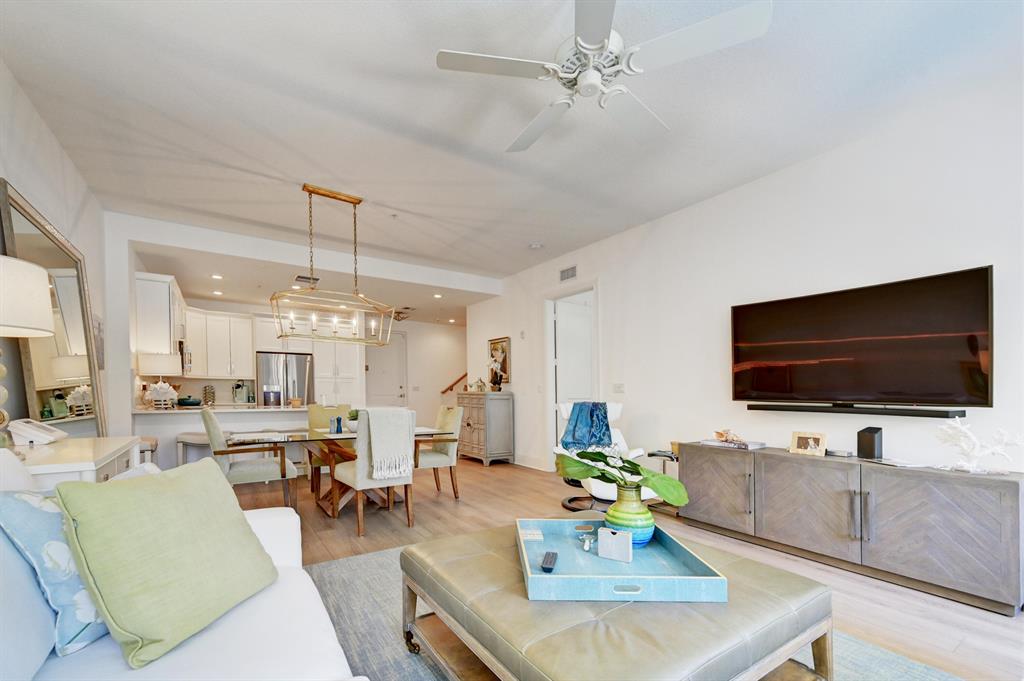 226 N Latitude Circle Unit: 311e