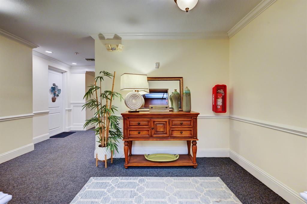 226 N Latitude Circle Unit: 311e